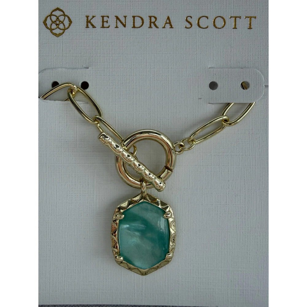 Kendra Scott Green Pendant Necklace - Picture 2 of 3